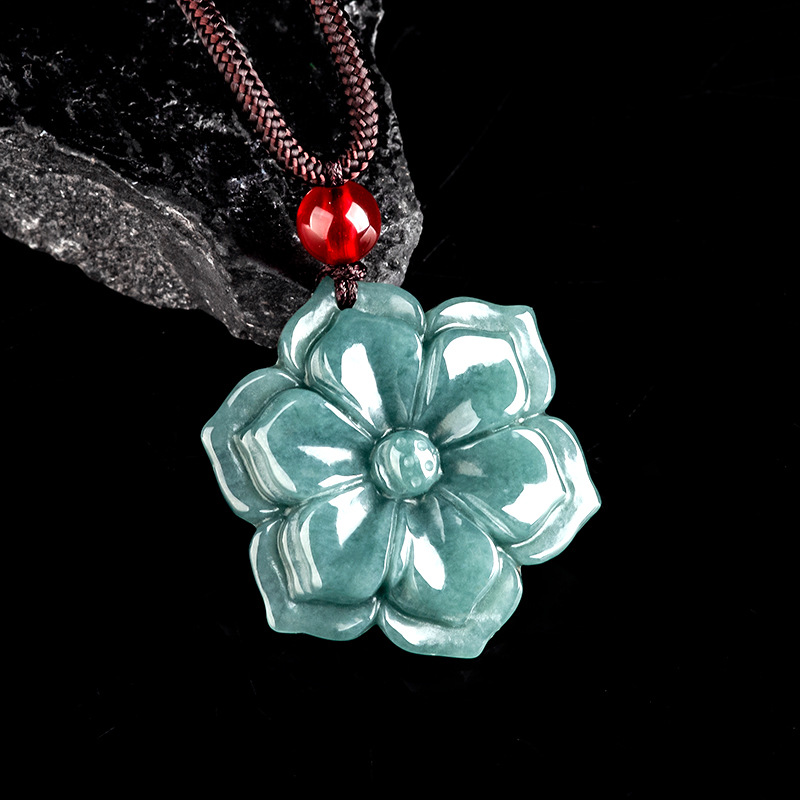 Vintage Fashion - Burmese Jadeite Flower Pendant Necklace Stone