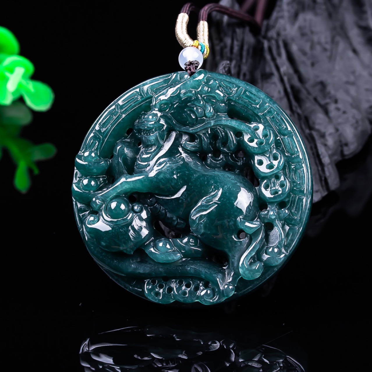 Vintage Fashion - Burmese Jadeite Dragon Pendant Gemstone Real