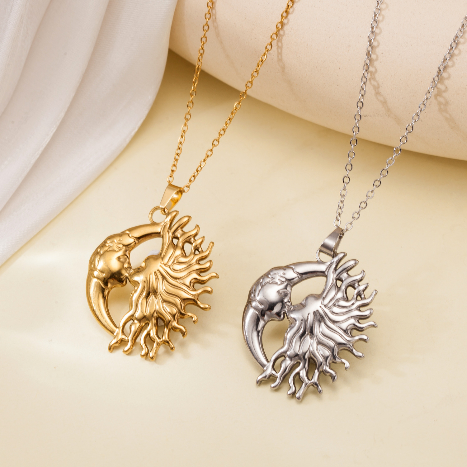 Sun and Moon Neckalce for Coup - Vintage Fashion Looks ulasan dan harga